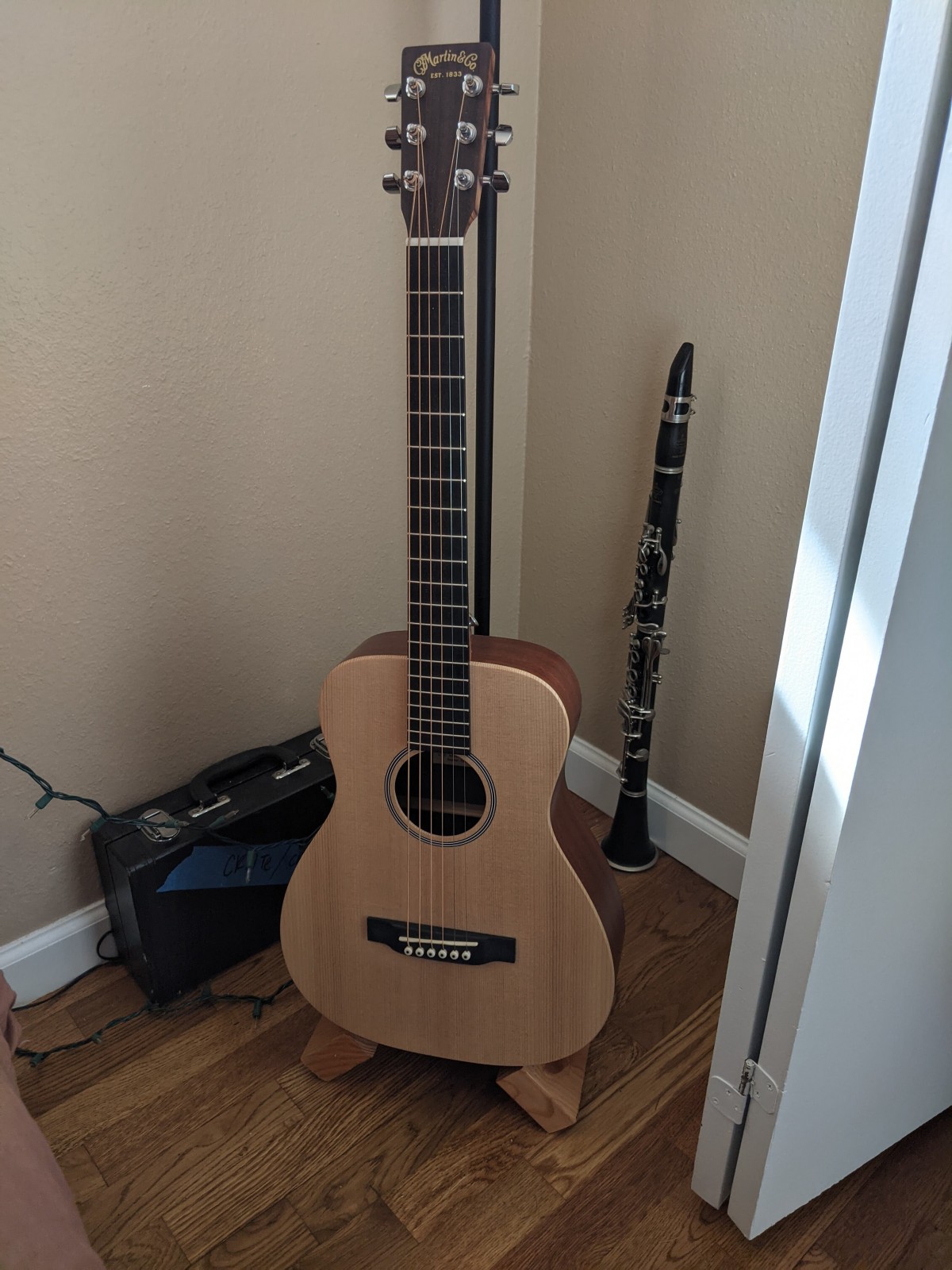 christy guitar stand